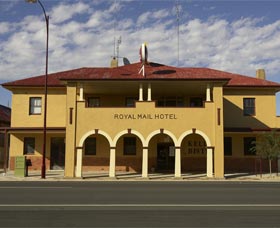 Royal Mail Hotel Jerilderie - SA Accommodation 0