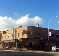 Golden Fleece Hotel - SA Accommodation