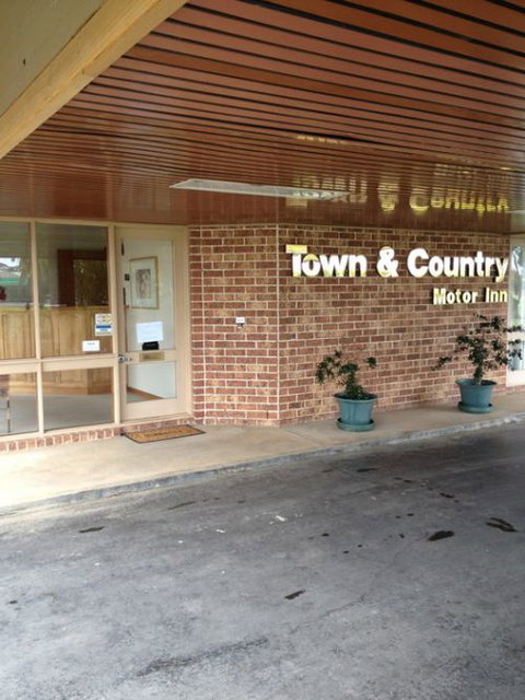 Town & Country Motor Inn Forbes - SA Accommodation 0