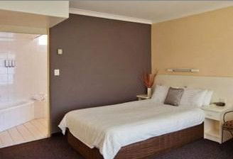 Country Comfort Tamworth Towers - SA Accommodation 3