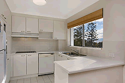 Le Beach Apartments - SA Accommodation 2