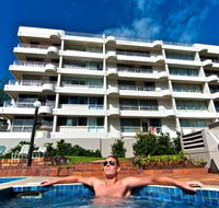 SURFERS CHALET HOLIDAY APARTMENTS - SA Accommodation
