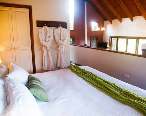 Montville Misty View Cabins - SA Accommodation 2