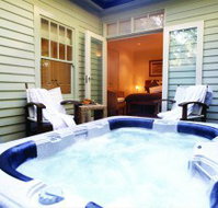 Treetops at Lochiel - SA Accommodation