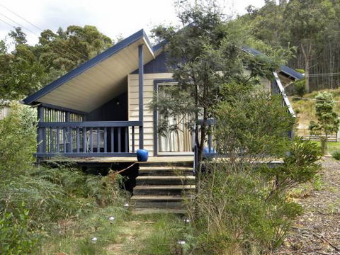 Huon Charm Waterfront Cottages - SA Accommodation 0