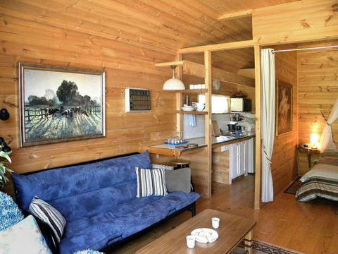 Huon Charm Waterfront Cottages - SA Accommodation 1