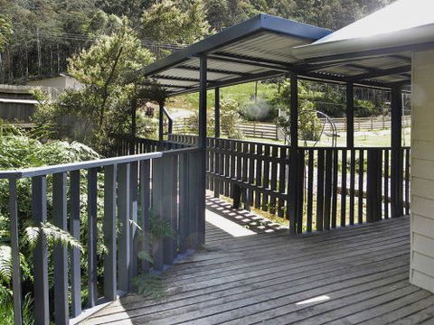 Huon Charm Waterfront Cottages - SA Accommodation 4