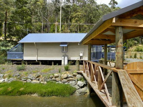 Huon Charm Waterfront Cottages - SA Accommodation 5