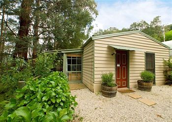 Hill 'N' Dale Farm Cottages - SA Accommodation 10