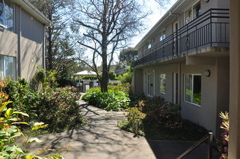 Buckingham International Serviced Apartments - SA Accommodation 4