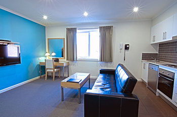 Buckingham International Serviced Apartments - SA Accommodation 10