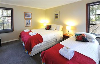 Holly Lodge - SA Accommodation 21