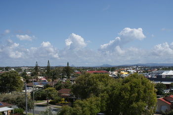Beachside Resort - Kawana Waters - SA Accommodation 7