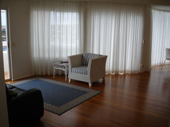 Beachside Resort - Kawana Waters - SA Accommodation 12