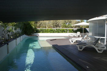 Beachside Resort - Kawana Waters - SA Accommodation 15