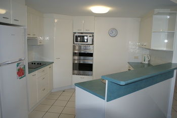 Beachside Resort - Kawana Waters - SA Accommodation 19