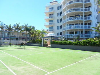 Beachside Resort - Kawana Waters - SA Accommodation 23