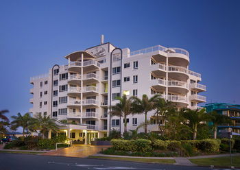 Beachside Resort - Kawana Waters - SA Accommodation 25