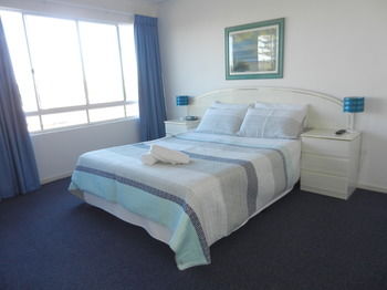 Beachside Resort - Kawana Waters - SA Accommodation 28