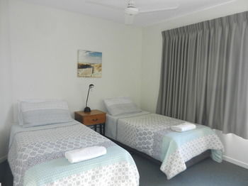 Beachside Resort - Kawana Waters - SA Accommodation 29
