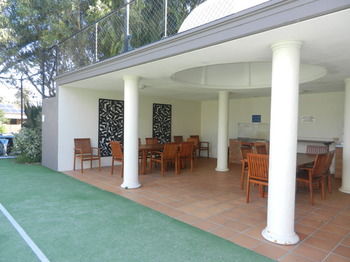 Beachside Resort - Kawana Waters - SA Accommodation 44