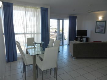 Beachside Resort - Kawana Waters - SA Accommodation 48