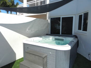 Beachside Resort - Kawana Waters - SA Accommodation 52