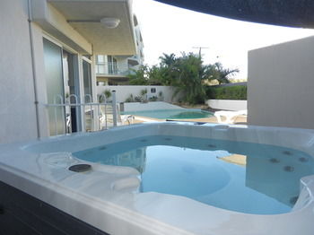 Beachside Resort - Kawana Waters - SA Accommodation 53