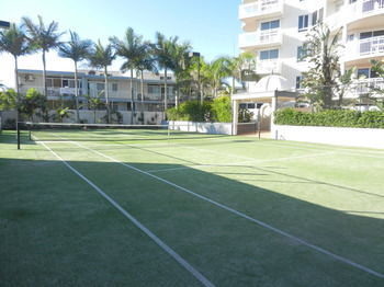 Beachside Resort - Kawana Waters - SA Accommodation 54