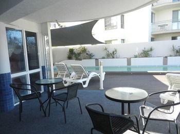 Beachside Resort - Kawana Waters - SA Accommodation 55