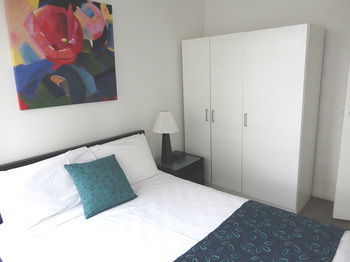 AKOM Docklands - SA Accommodation 1