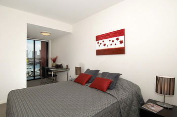 AKOM Docklands - SA Accommodation 12