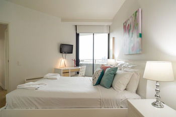 AKOM Docklands - SA Accommodation 21