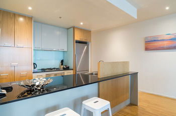 AKOM Docklands - SA Accommodation 24
