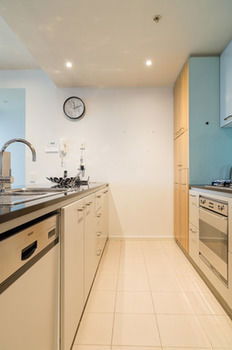 AKOM Docklands - SA Accommodation 27