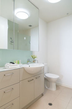 AKOM Docklands - SA Accommodation 29