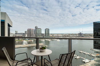 AKOM Docklands - SA Accommodation 30