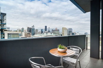 AKOM Docklands - SA Accommodation 31
