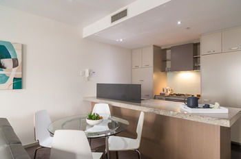 AKOM Docklands - SA Accommodation 32