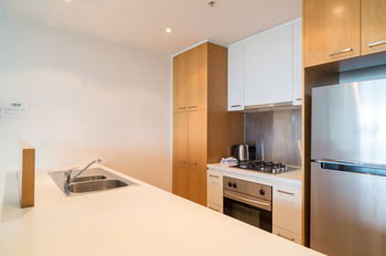 AKOM Docklands - SA Accommodation 33