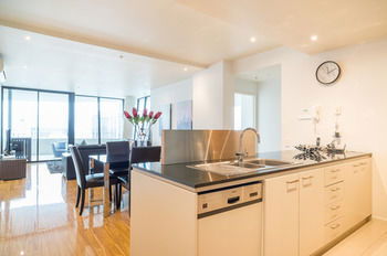 AKOM Docklands - SA Accommodation 34