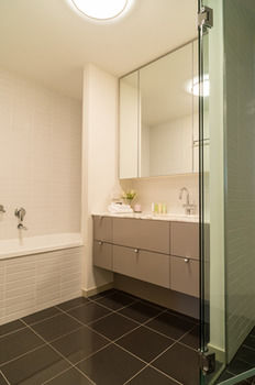 AKOM Docklands - SA Accommodation 35