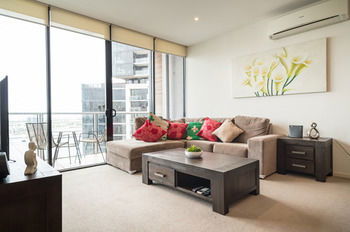 AKOM Docklands - SA Accommodation 46
