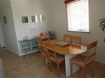 Twin Quays Noosa Resort - SA Accommodation 5