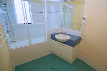 Twin Quays Noosa Resort - SA Accommodation 20