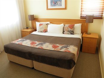 Twin Quays Noosa Resort - SA Accommodation 24