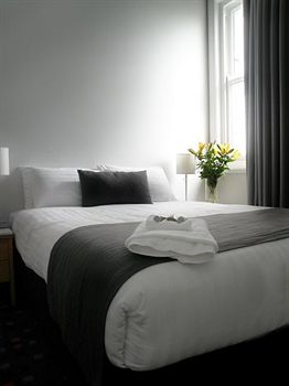 Hamilton North NSW SA Accommodation