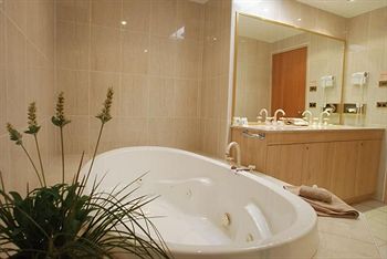 The Hermitage Motel - SA Accommodation 4