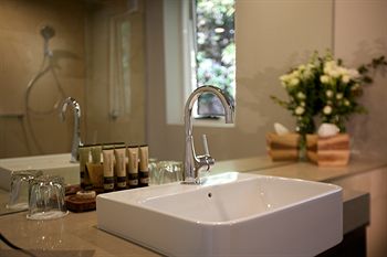 Parklands Country Gardens And Lodges - SA Accommodation 0