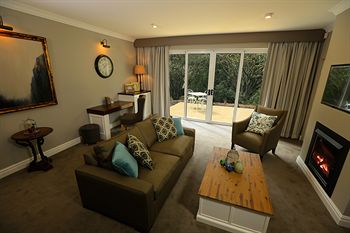 Parklands Country Gardens And Lodges - SA Accommodation 18
